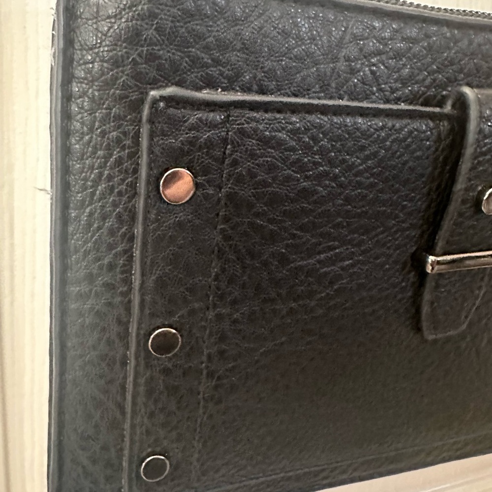 Isabelle (giving Hammitt vibes) vegan leather black crossbody - Picture 2 of 7